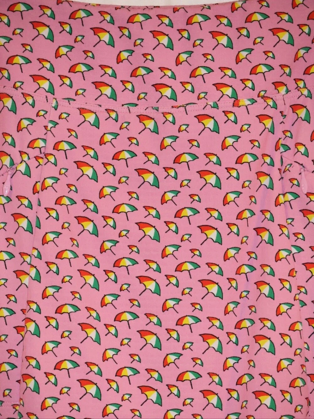 ⁠IBKÜL Pink Franny Umbrella Print Athletic Golf/Tennis Skort.